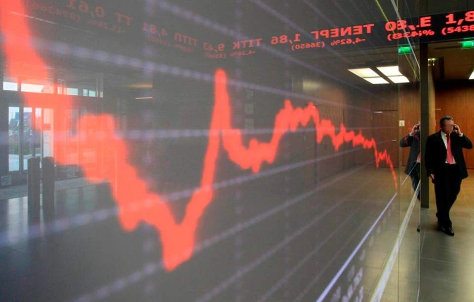 Κραχ στο Χρηματιστήριο – Κάτω από τις 600 μονάδες – Μαζικό ξεπούλημα τραπεζικών μετοχών (upd)